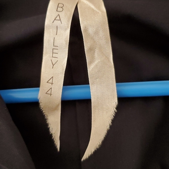 Bailey 44 XS black stretchy top - Picture 3 of 7